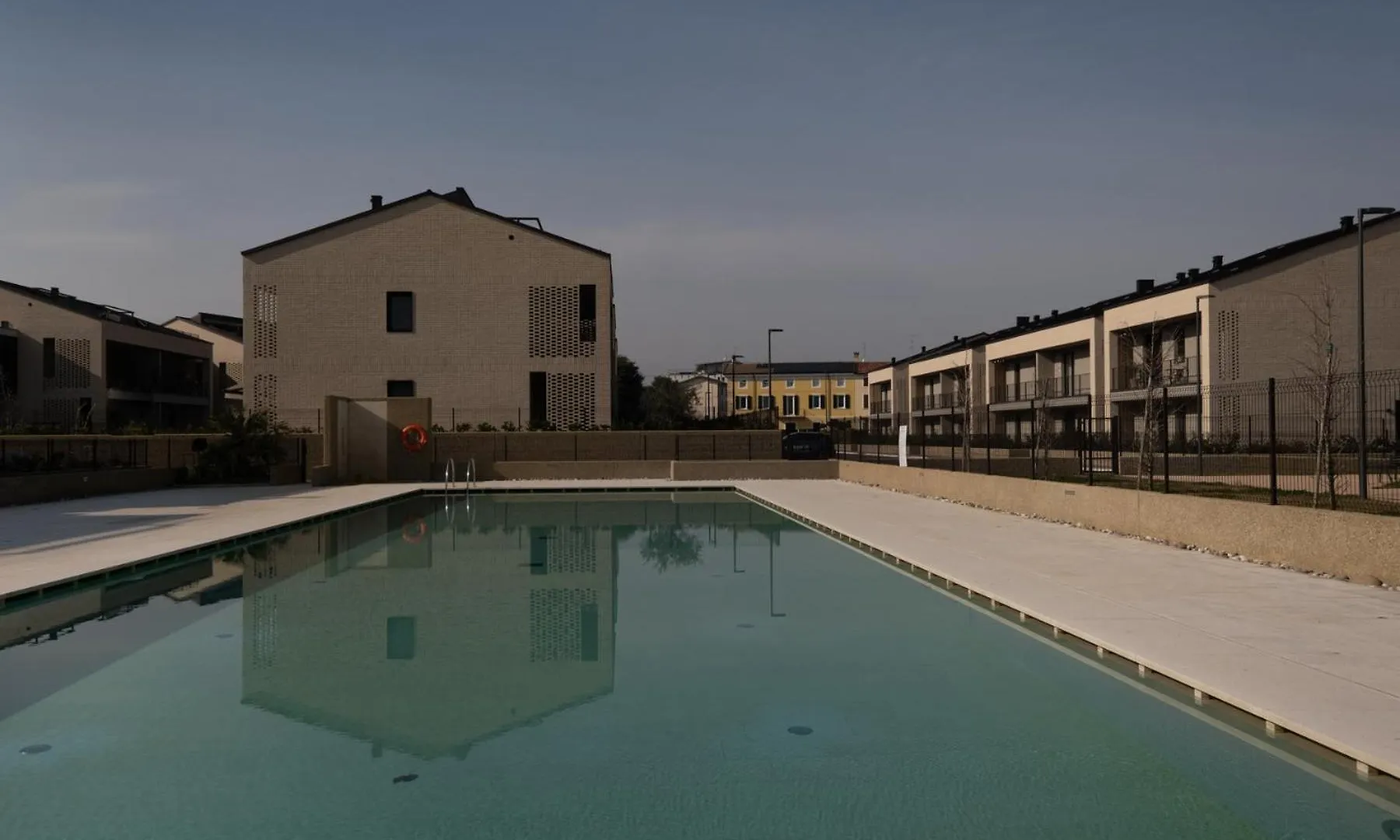 Residence Borgo Secolo بسكييرا ديل غاردا بيت للعطل